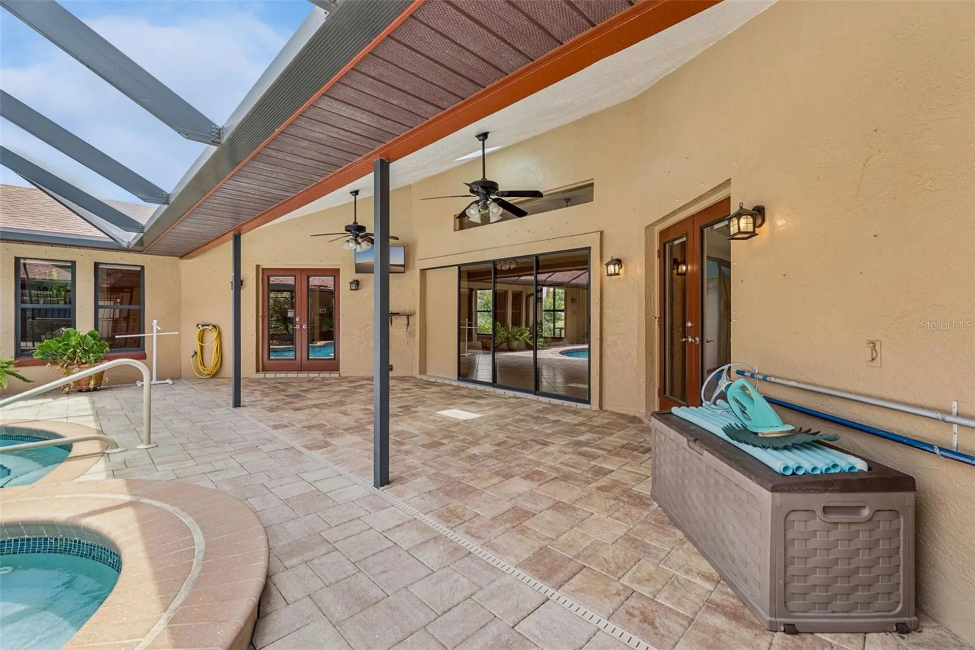 1041 Country Lake Circle Lake Wales FL 33898