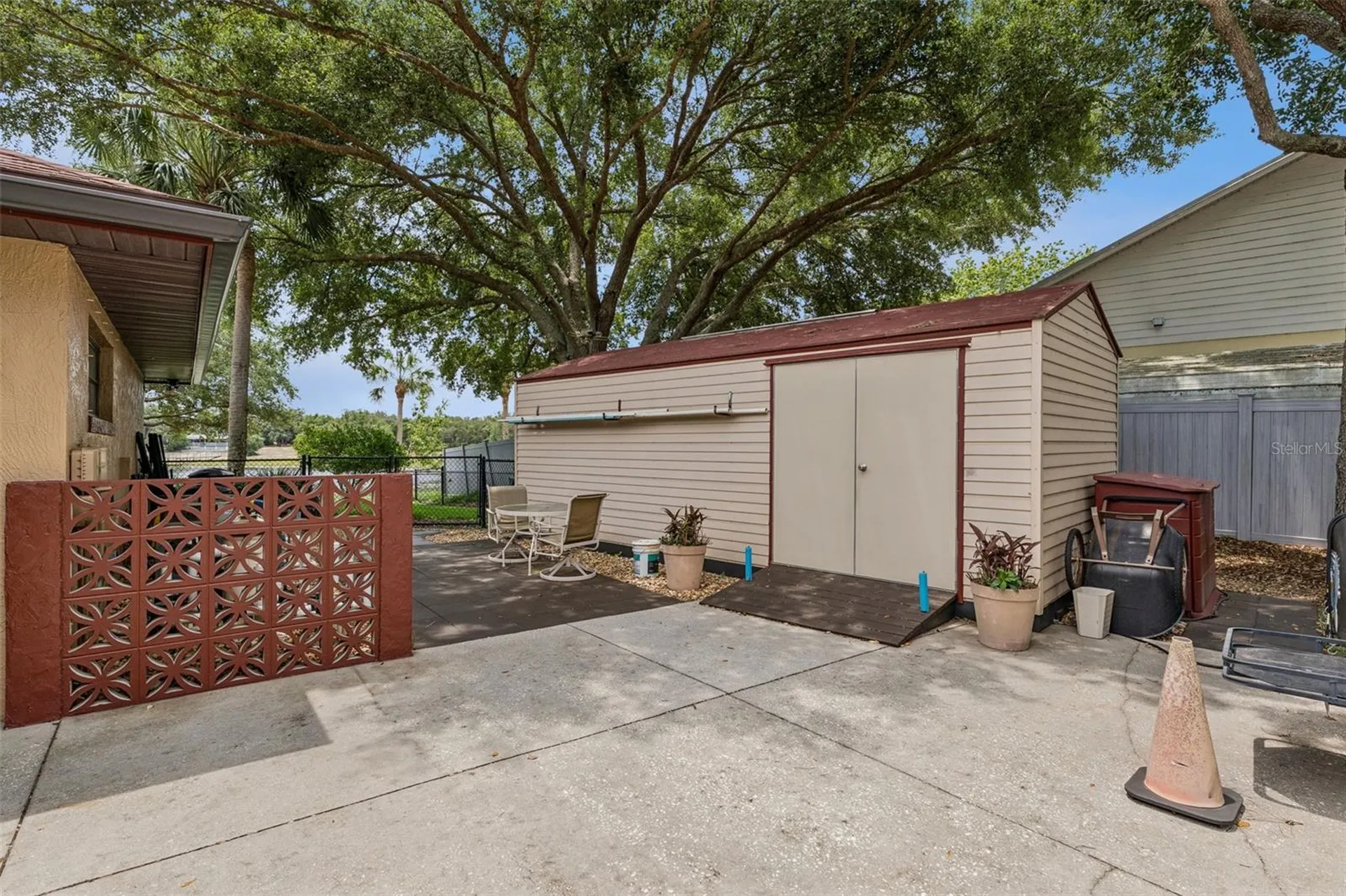 1041 Country Lake Circle Lake Wales FL 33898