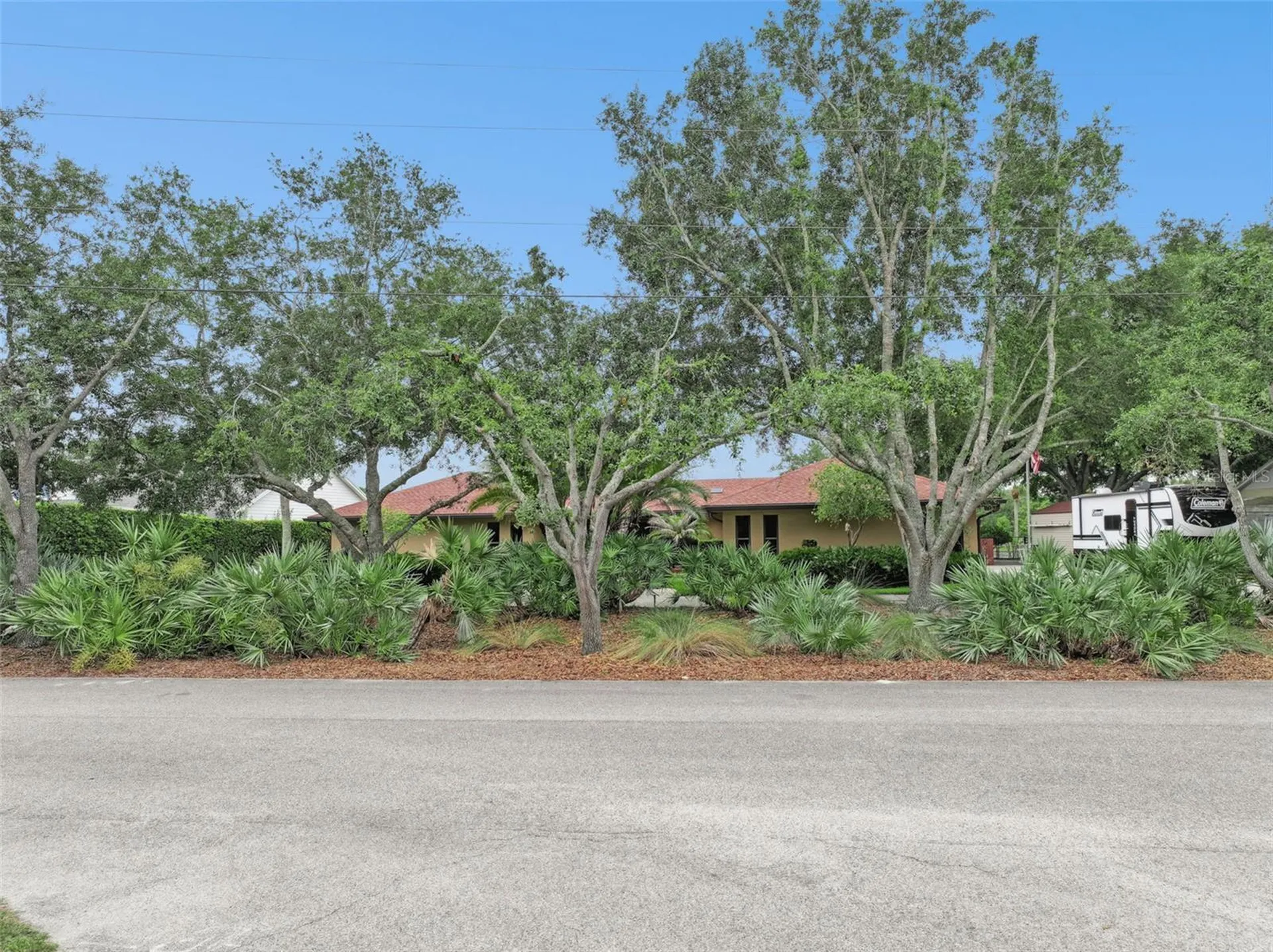 1041 Country Lake Circle Lake Wales FL 33898