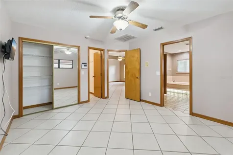 1041 Country Lake Circle Lake Wales FL 33898
