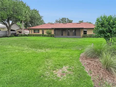 1041 Country Lake Circle Lake Wales FL 33898