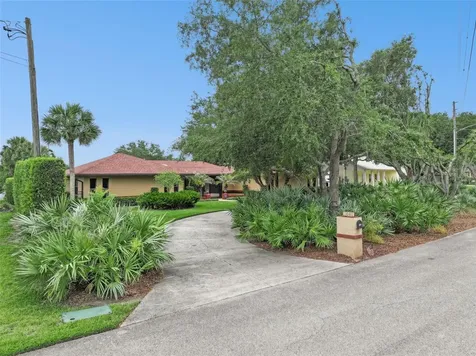 1041 Country Lake Circle Lake Wales FL 33898