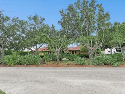 1041 Country Lake Circle Lake Wales FL 33898
