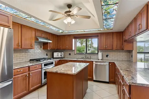 1041 Country Lake Circle Lake Wales FL 33898