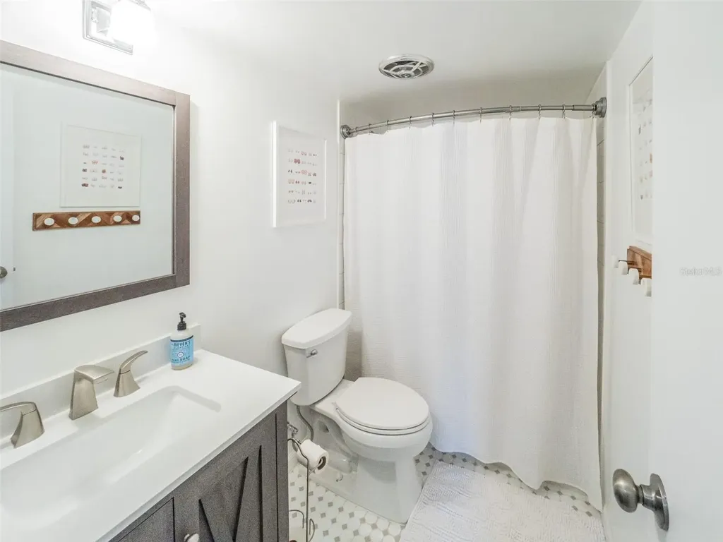 1051 S Highland Street Mount Dora FL 32757