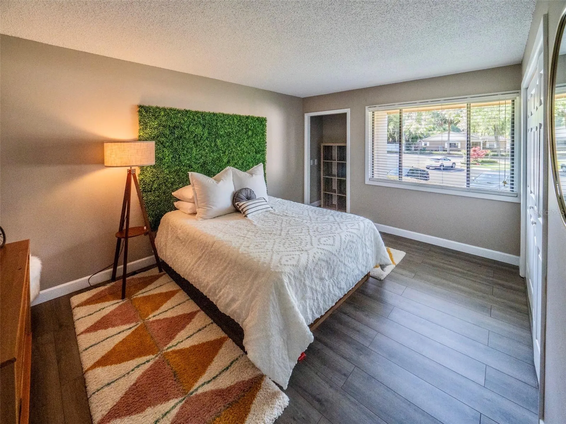 1051 S Highland Street Mount Dora FL 32757