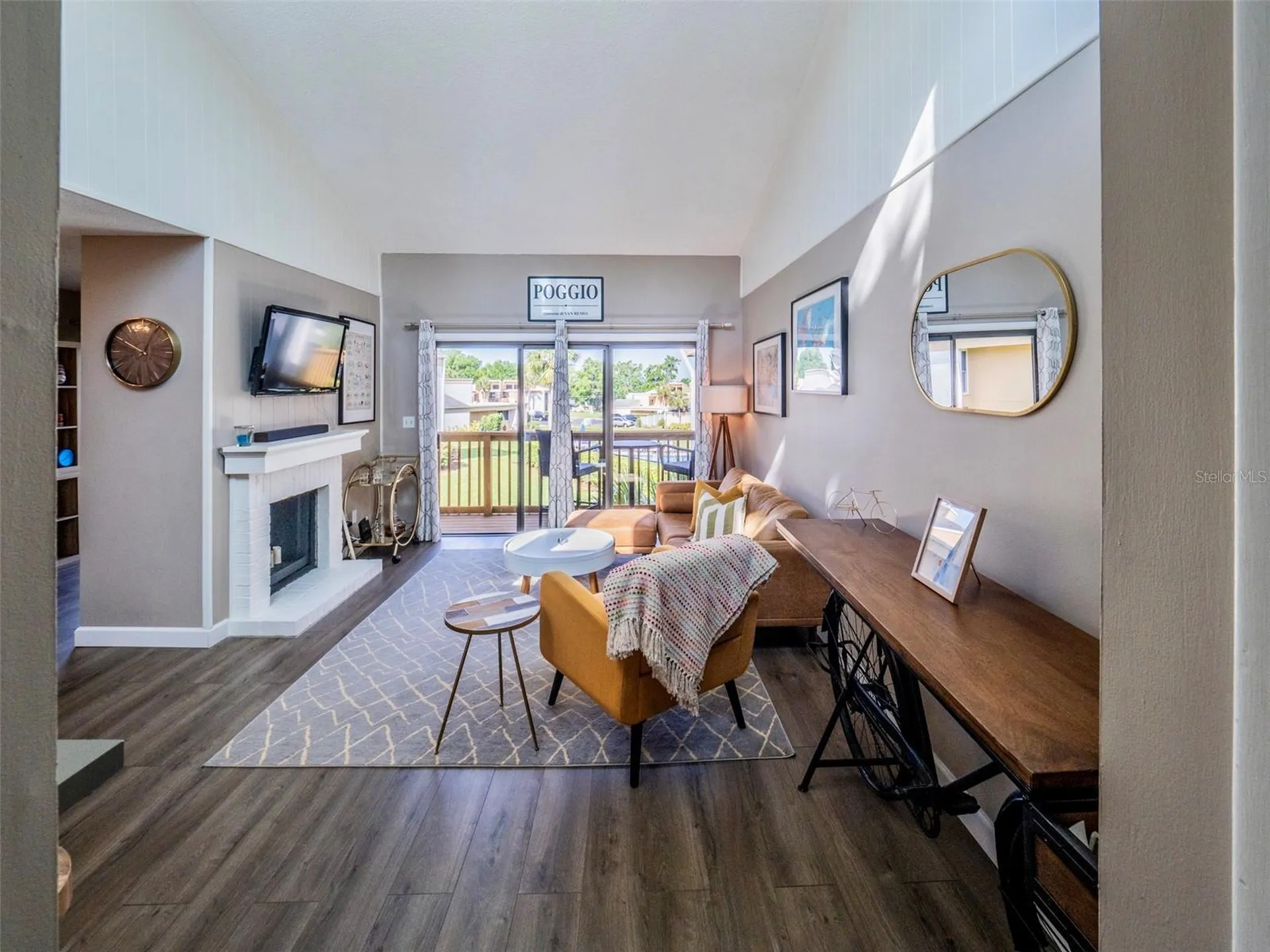 1051 S Highland Street Mount Dora FL 32757