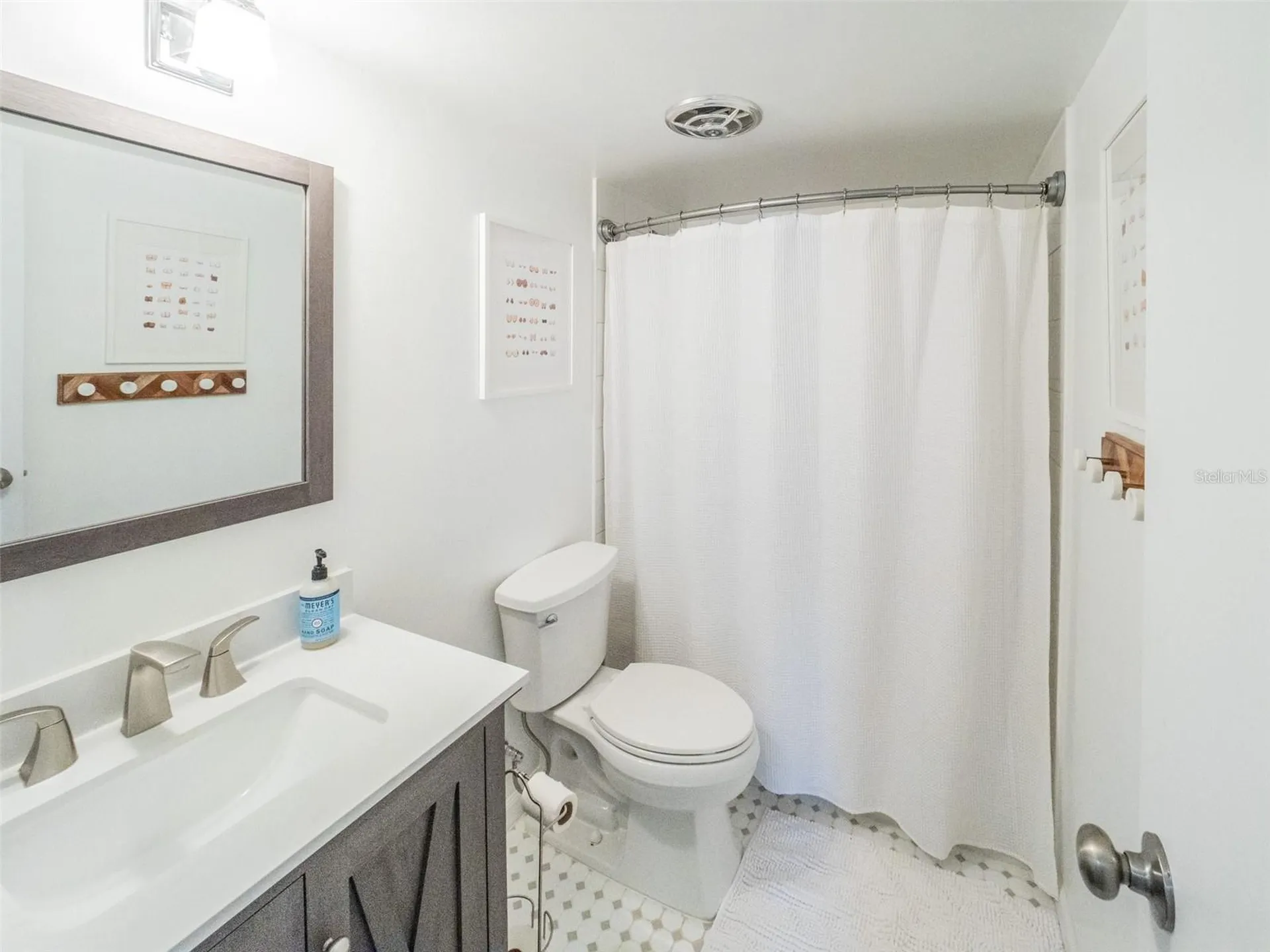 1051 S Highland Street Mount Dora FL 32757