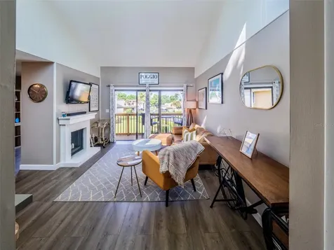 1051 S Highland Street Mount Dora FL 32757