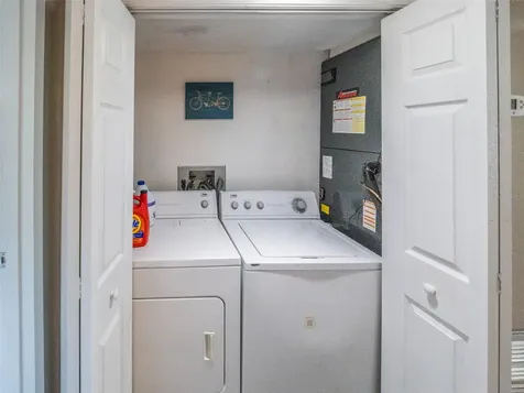1051 S Highland Street Mount Dora FL 32757