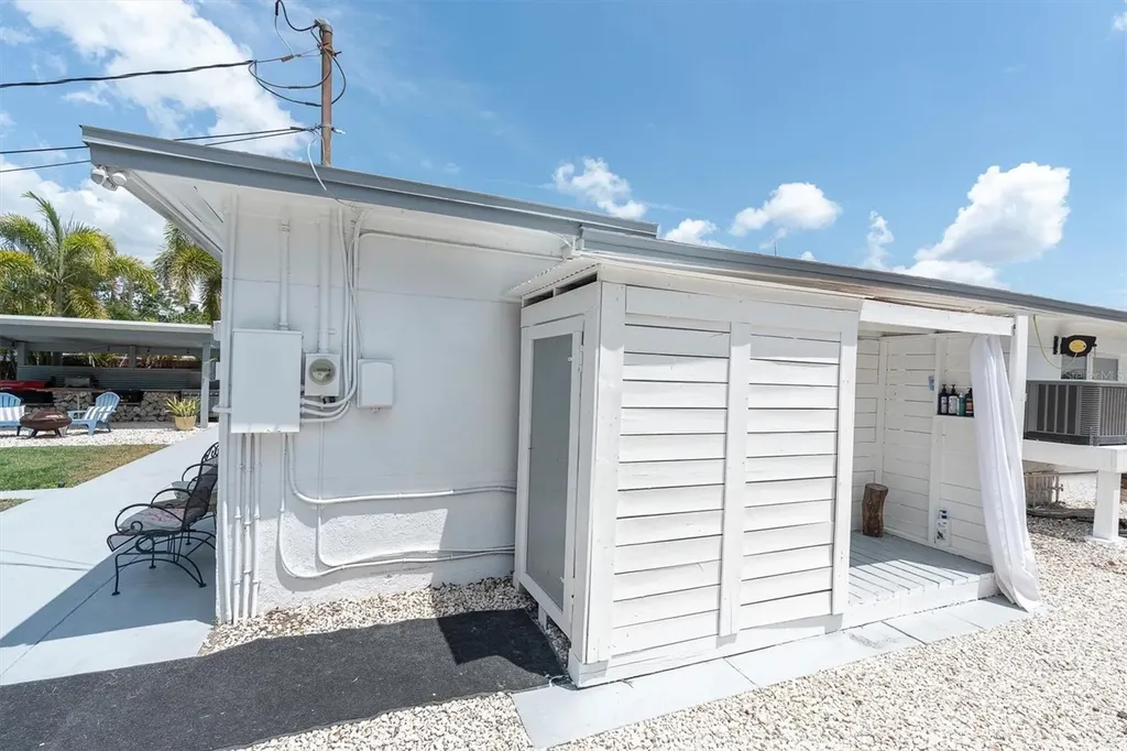 1237 57th Avenue N St Petersburg FL 33703