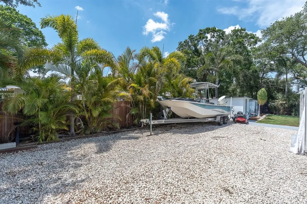 1237 57th Avenue N St Petersburg FL 33703