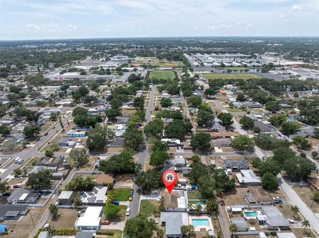 1237 57th Avenue N St Petersburg FL 33703