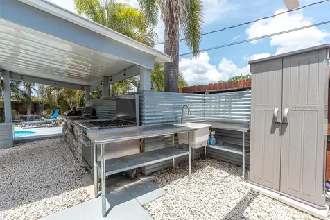 1237 57th Avenue N St Petersburg FL 33703