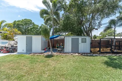 1237 57th Avenue N St Petersburg FL 33703
