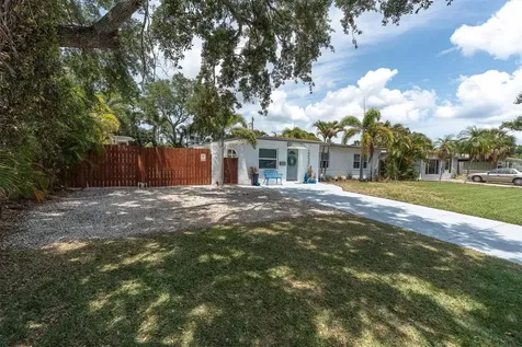 1237 57th Avenue N St Petersburg FL 33703