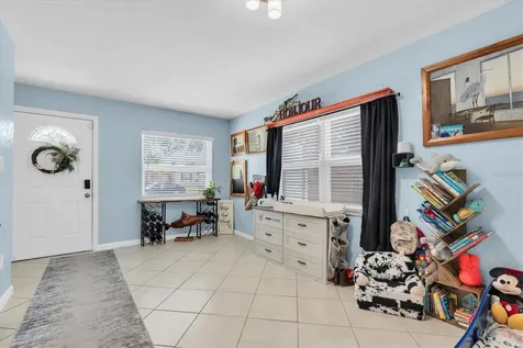 1237 57th Avenue N St Petersburg FL 33703