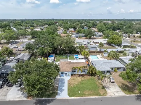 1237 57th Avenue N St Petersburg FL 33703