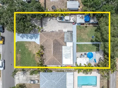 1237 57th Avenue N St Petersburg FL 33703