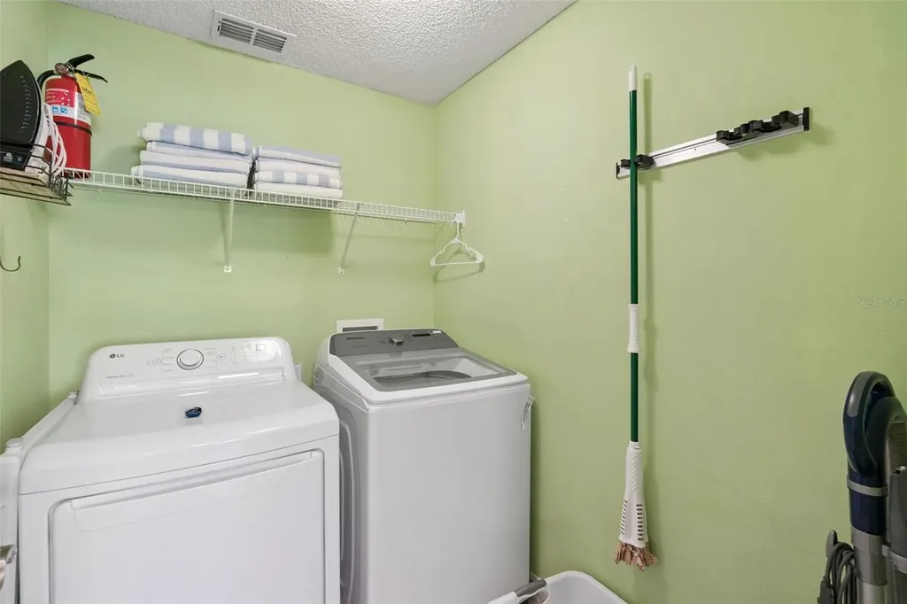 2694 La Isla Court Kissimmee FL 34747