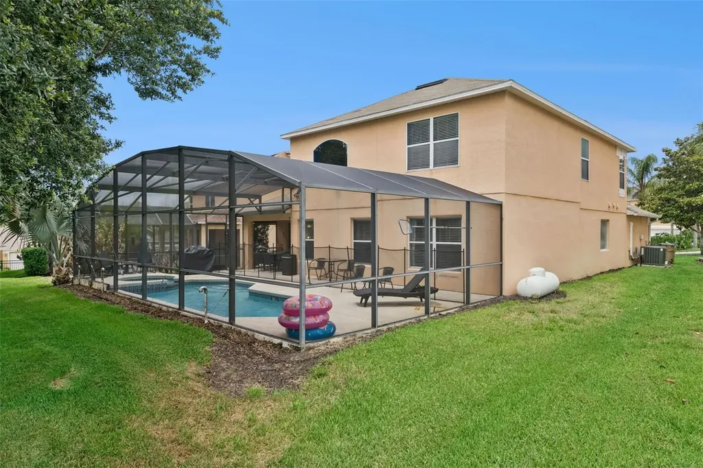 2694 La Isla Court Kissimmee FL 34747