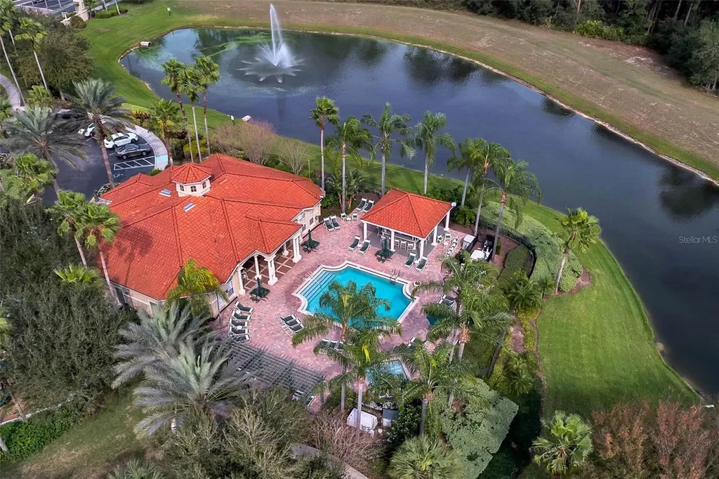2694 La Isla Court Kissimmee FL 34747