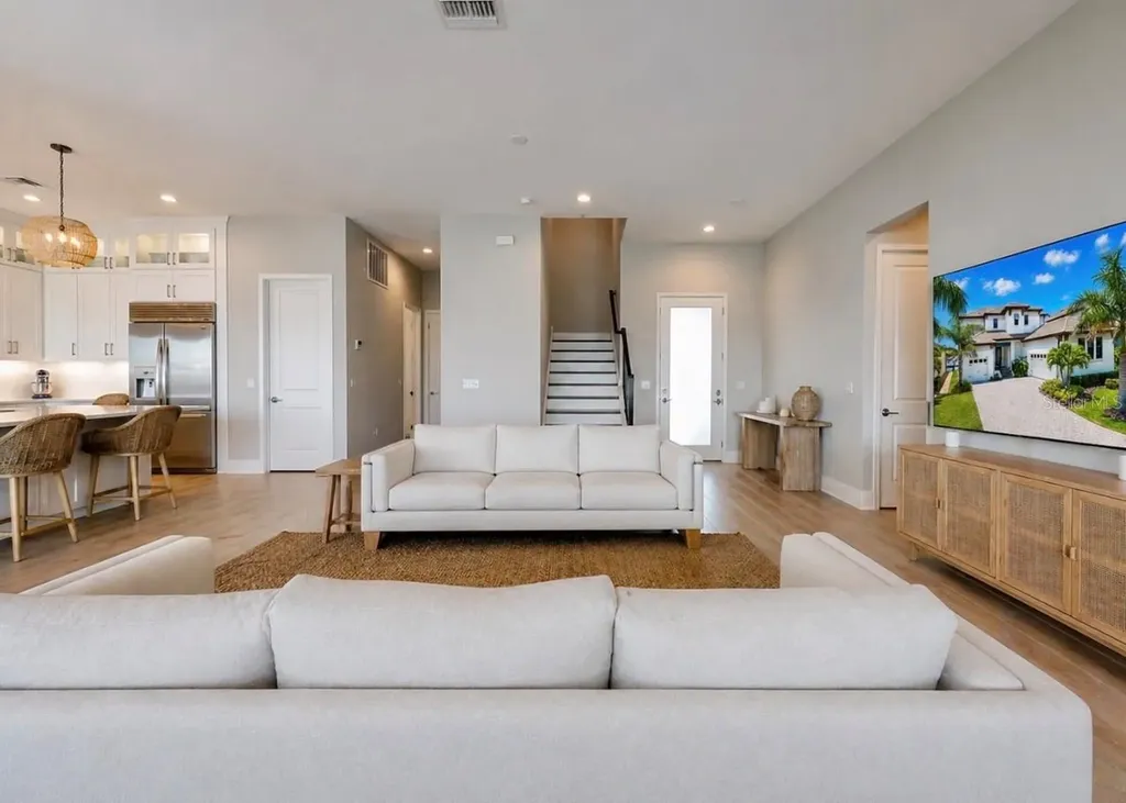 3016 Christophers Watch Lane Ruskin FL 33570