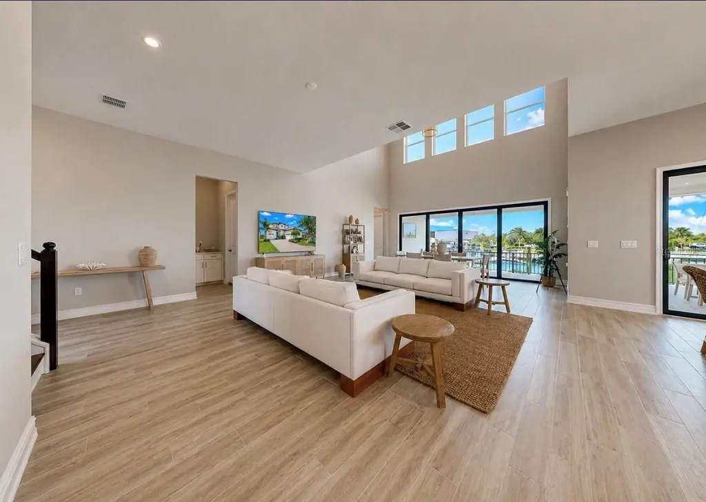 3016 Christophers Watch Lane Ruskin FL 33570