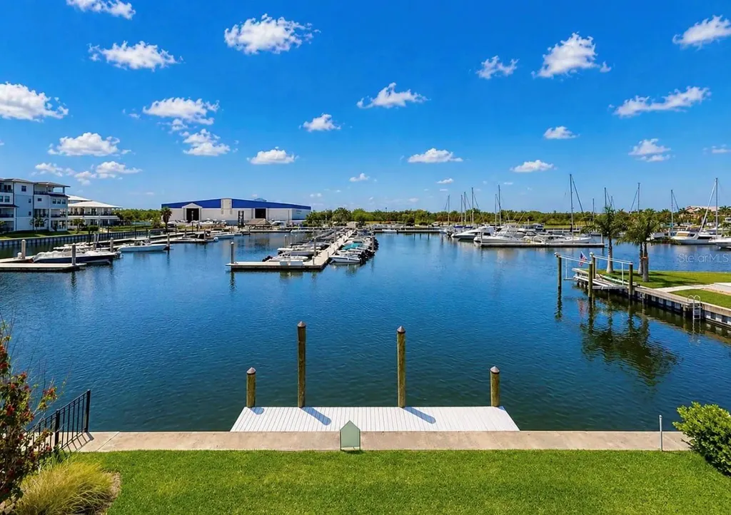 3016 Christophers Watch Lane Ruskin FL 33570