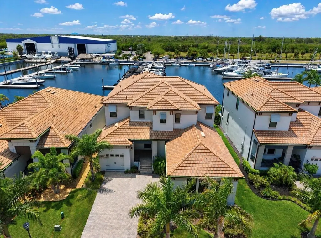 3016 Christophers Watch Lane Ruskin FL 33570