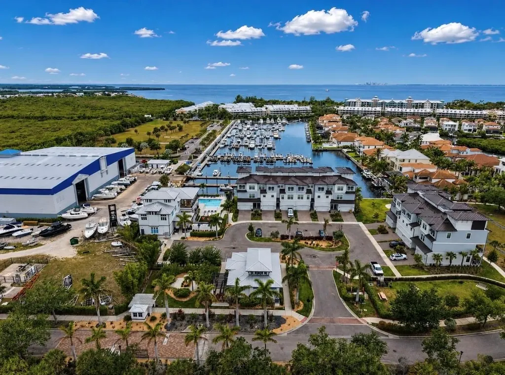 3016 Christophers Watch Lane Ruskin FL 33570