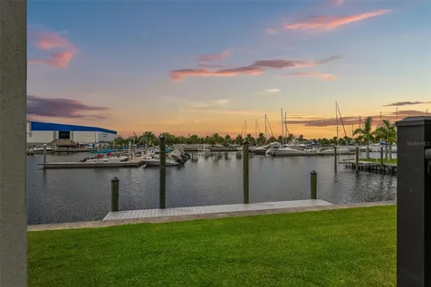 3016 Christophers Watch Lane Ruskin FL 33570