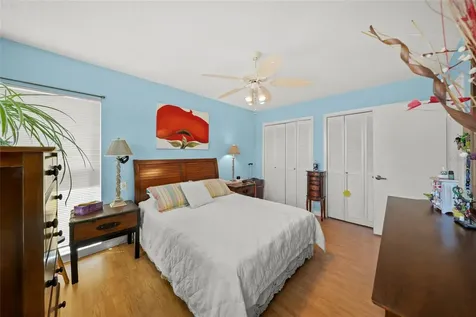 7193 W Country Club Drive N Sarasota FL 34243