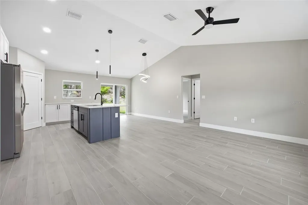 3086 W Hampshire Boulevard Citrus Springs FL 34433