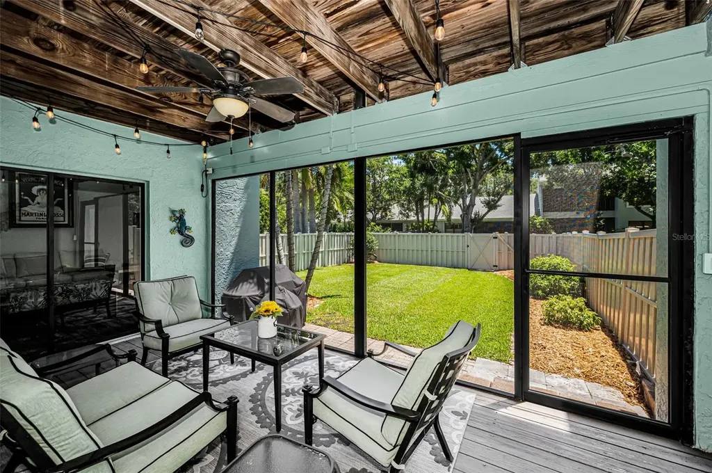 932 Myakka Court NE St Petersburg FL 33702