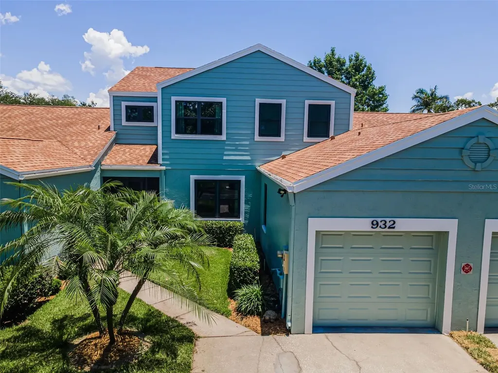 932 Myakka Court NE St Petersburg FL 33702