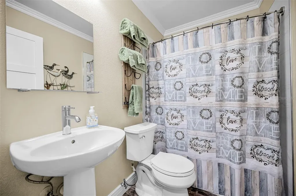 932 Myakka Court NE St Petersburg FL 33702