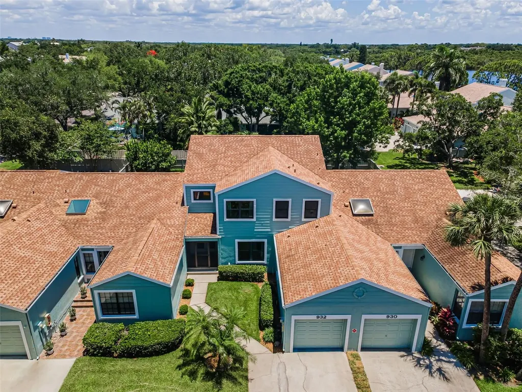 932 Myakka Court NE St Petersburg FL 33702