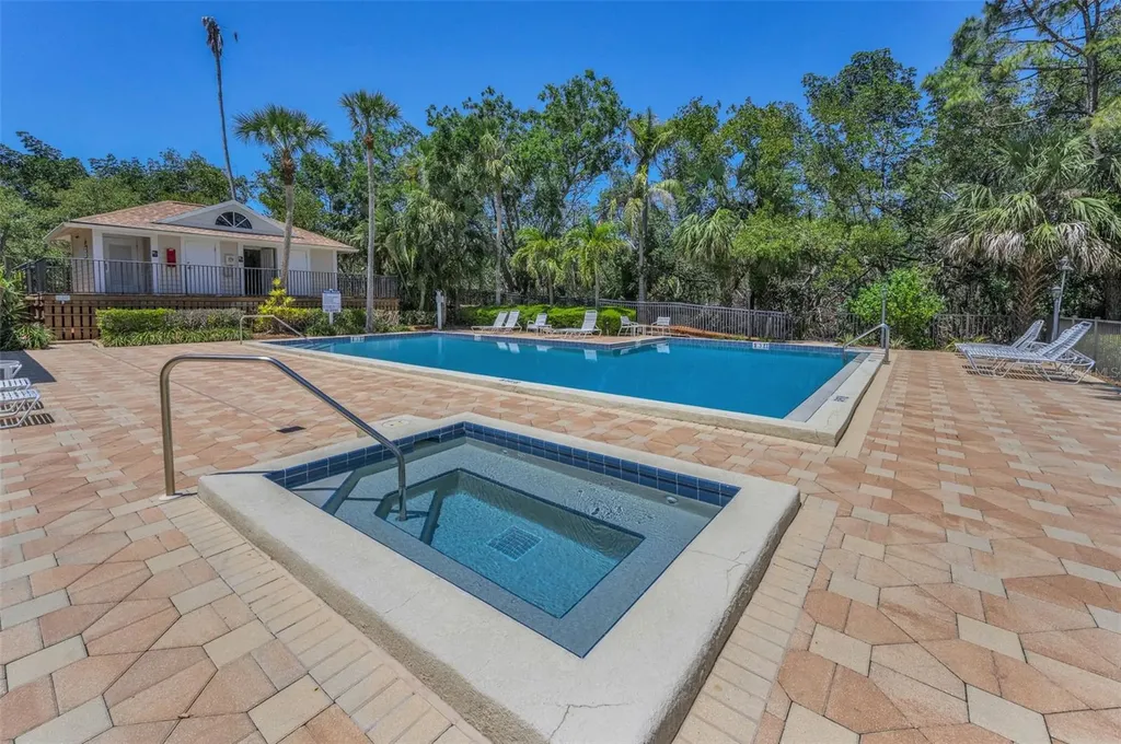 932 Myakka Court NE St Petersburg FL 33702