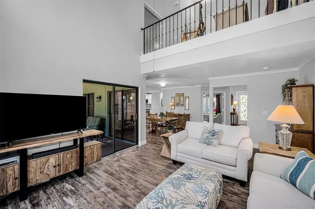 932 Myakka Court NE St Petersburg FL 33702