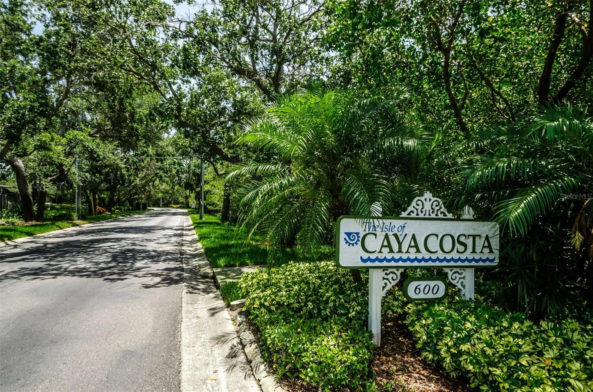 932 Myakka Court NE St Petersburg FL 33702
