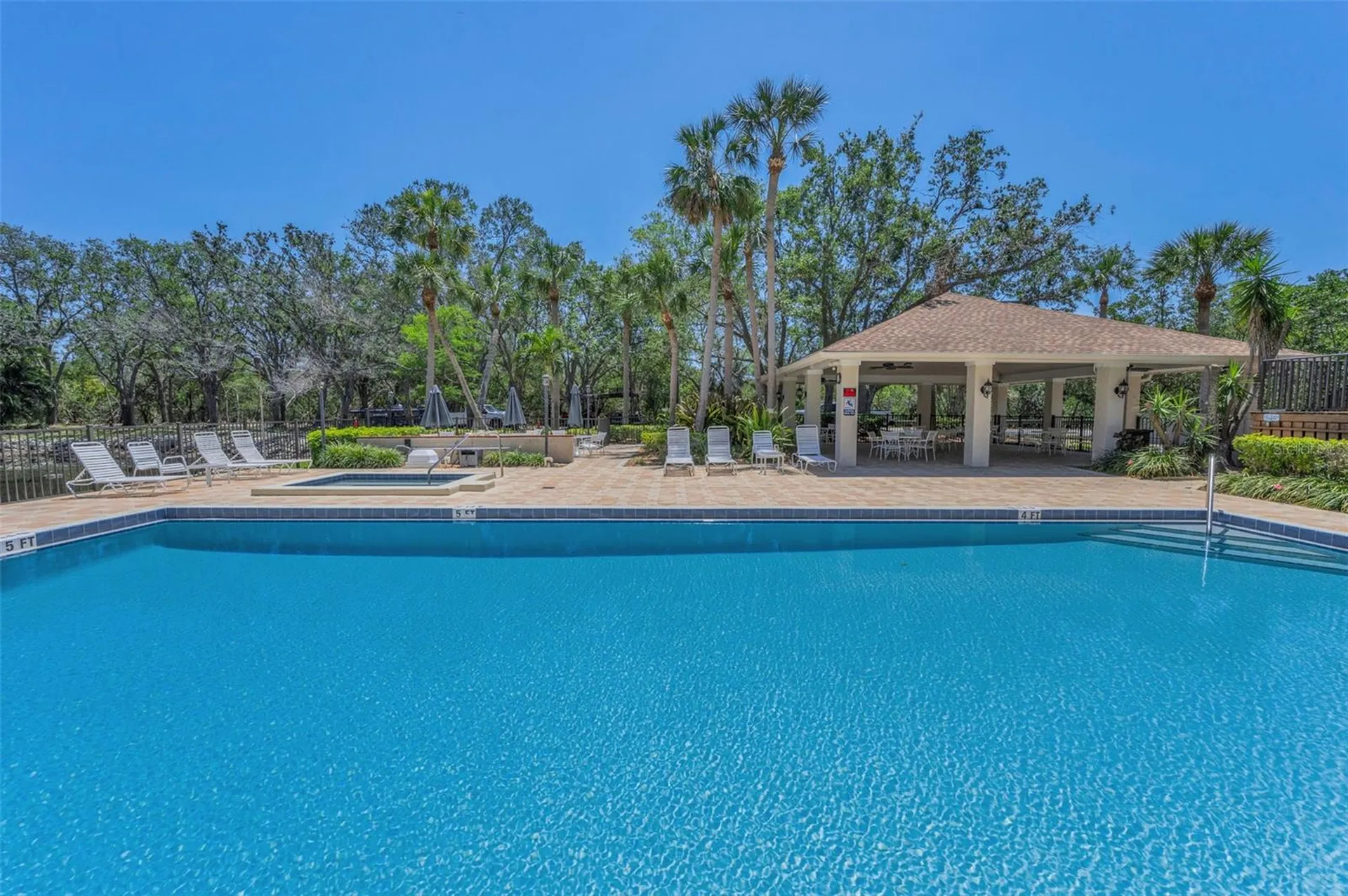 932 Myakka Court NE St Petersburg FL 33702