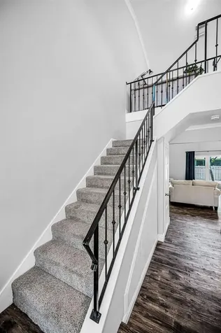 932 Myakka Court NE St Petersburg FL 33702