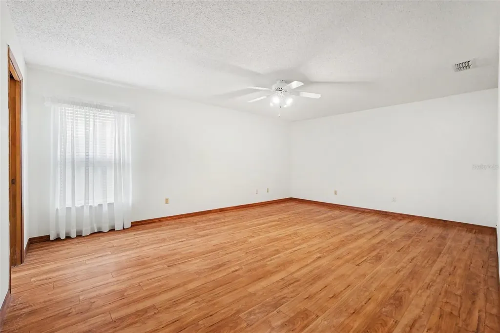 34334 Whispering Oaks Boulevard Dade City FL 33523