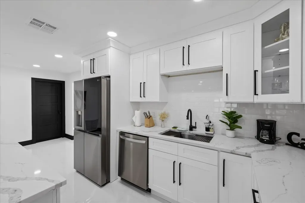 2461 69th Avenue S St Petersburg FL 33712