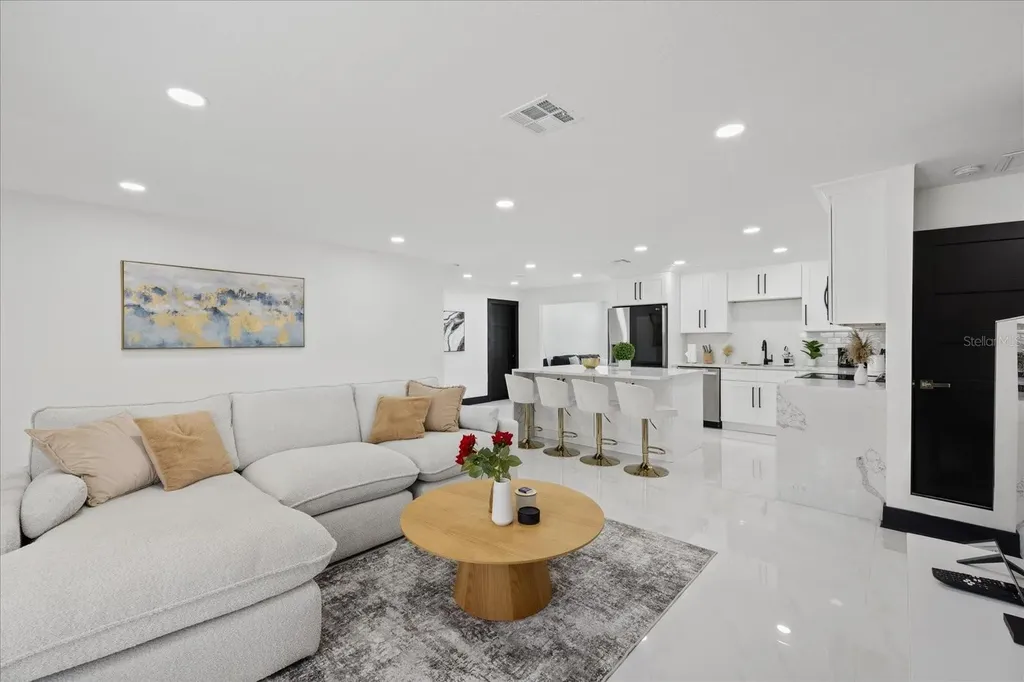 2461 69th Avenue S St Petersburg FL 33712