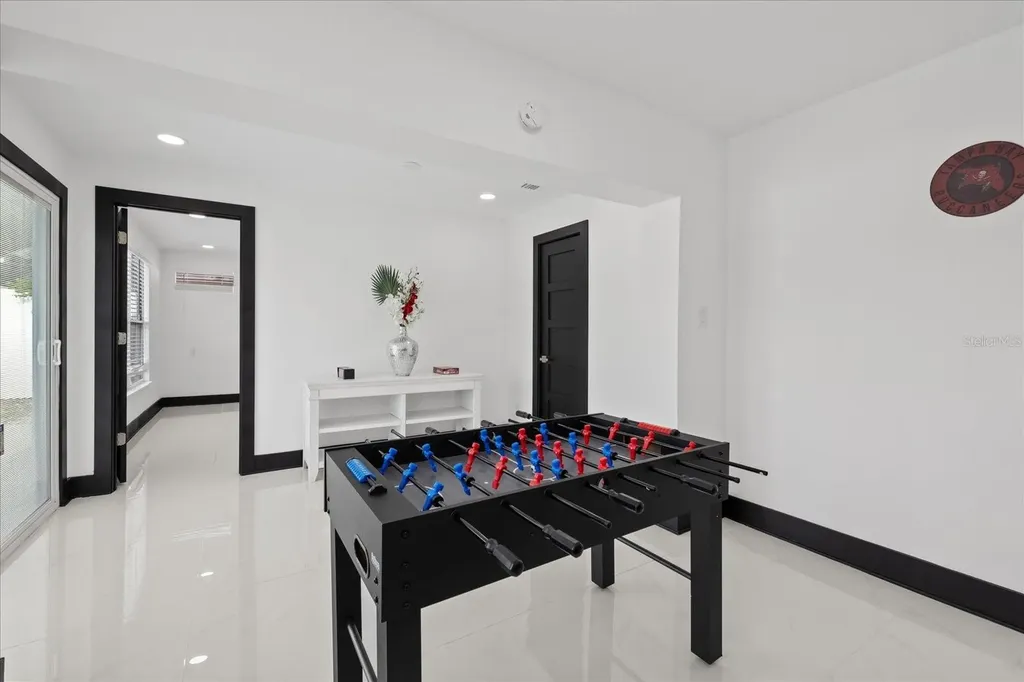 2461 69th Avenue S St Petersburg FL 33712