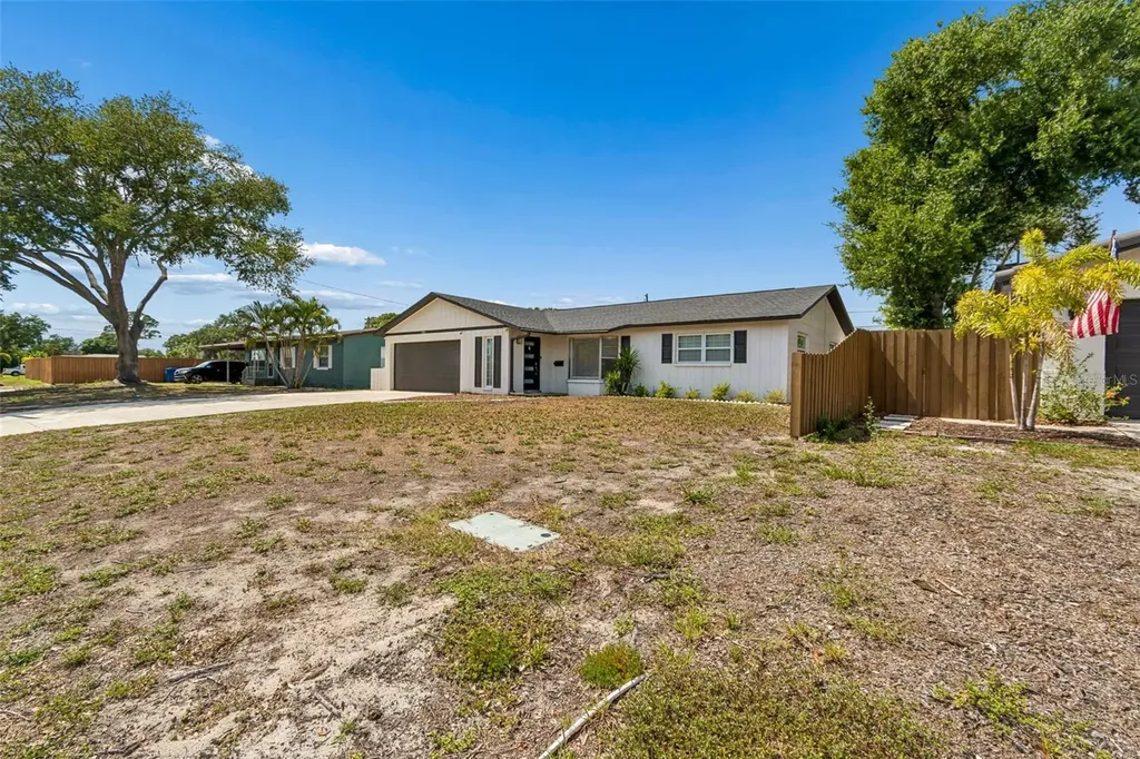2461 69th Avenue S St Petersburg FL 33712