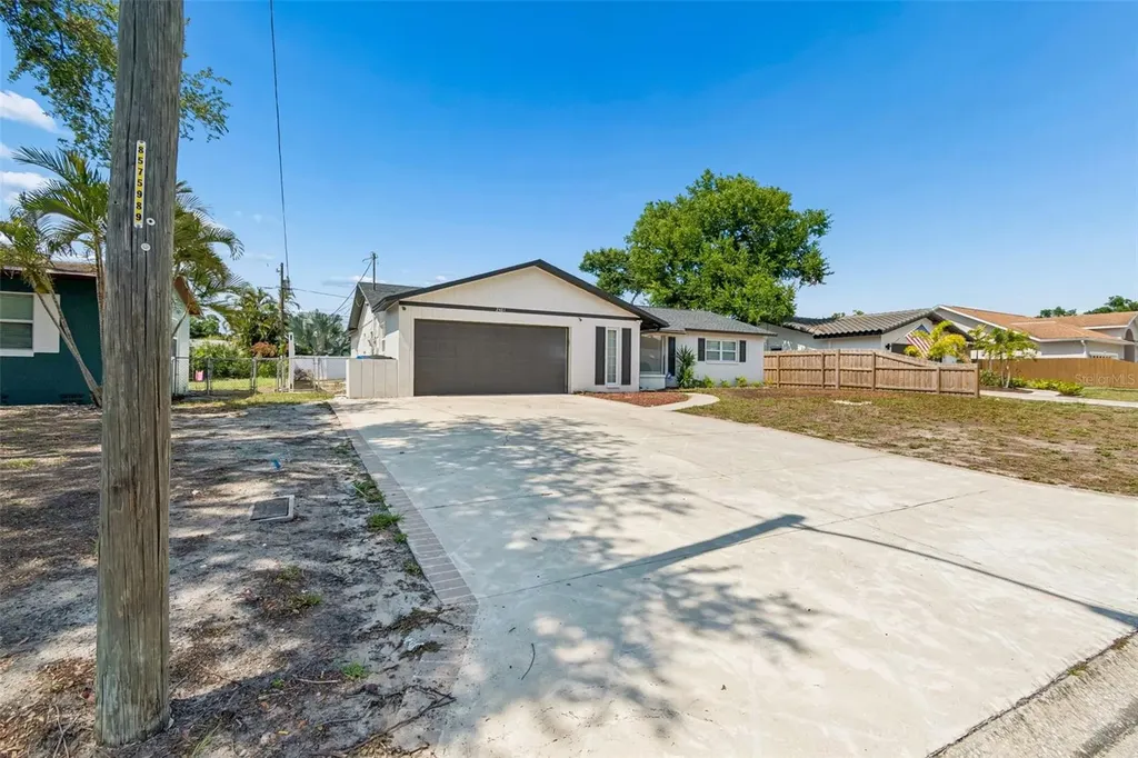 2461 69th Avenue S St Petersburg FL 33712