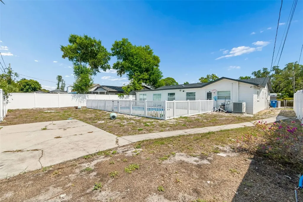 2461 69th Avenue S St Petersburg FL 33712
